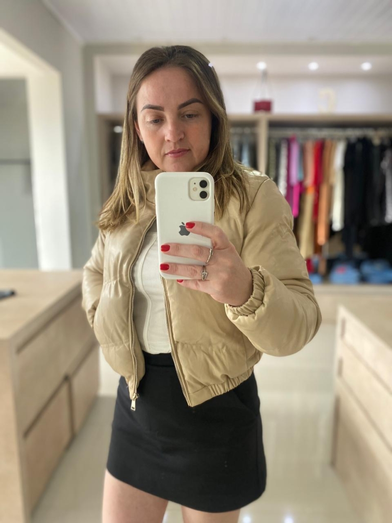 JAQUETA QUEENS IMPERMEÁVEL TAM M COR FENDI