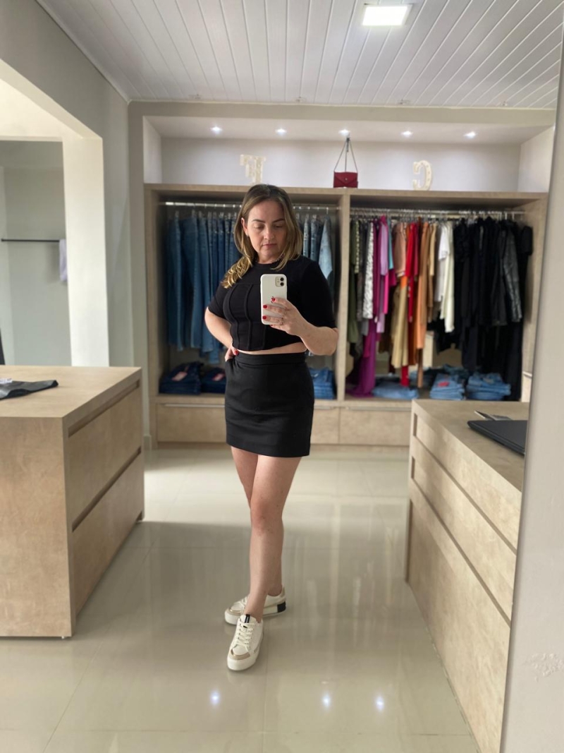 CROPPED MURAU PRETO  P